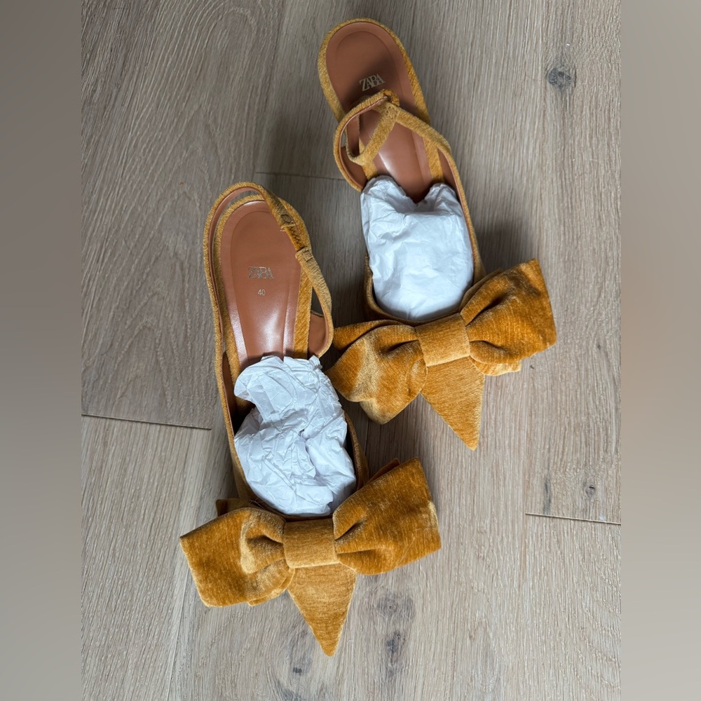 Zara Mustard Velvet Bow Slingbacks